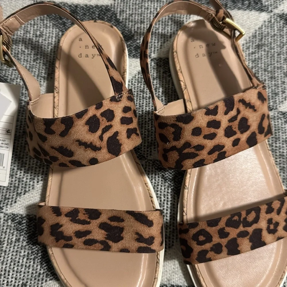 Sandals - Picture 3 of 5